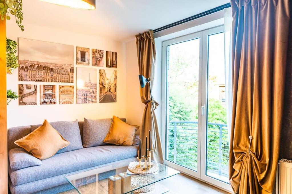 Golden Nugget Inkl Wlan, Parkplatz Apartment Detmold Ngoại thất bức ảnh