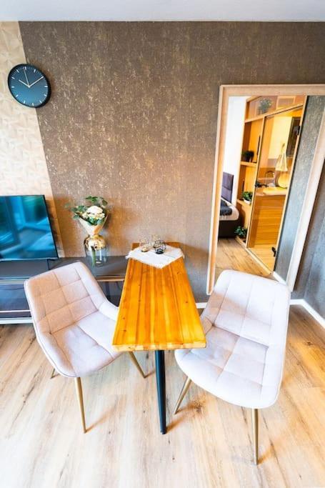 Golden Nugget Inkl Wlan, Parkplatz Apartment Detmold Ngoại thất bức ảnh